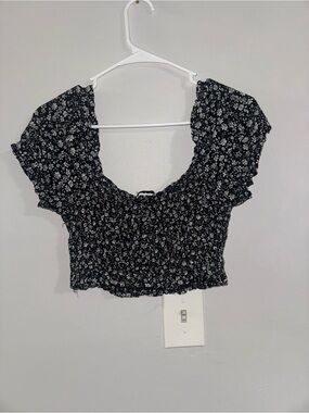 Hollister Black Floral Smocked Crop Top with Puff Sleeves